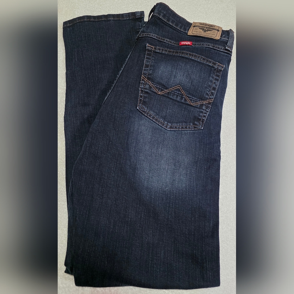 Wrangler Men's Deep Indigo Straight Jeans - Picture 2 of 4